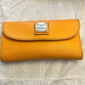 DOONEY & BOURKE Yellow BAECON LEATHER WALLET